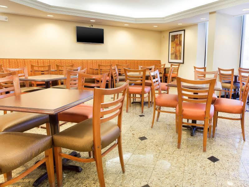 Drury Inn & Suites Терре-Хот Экстерьер фото